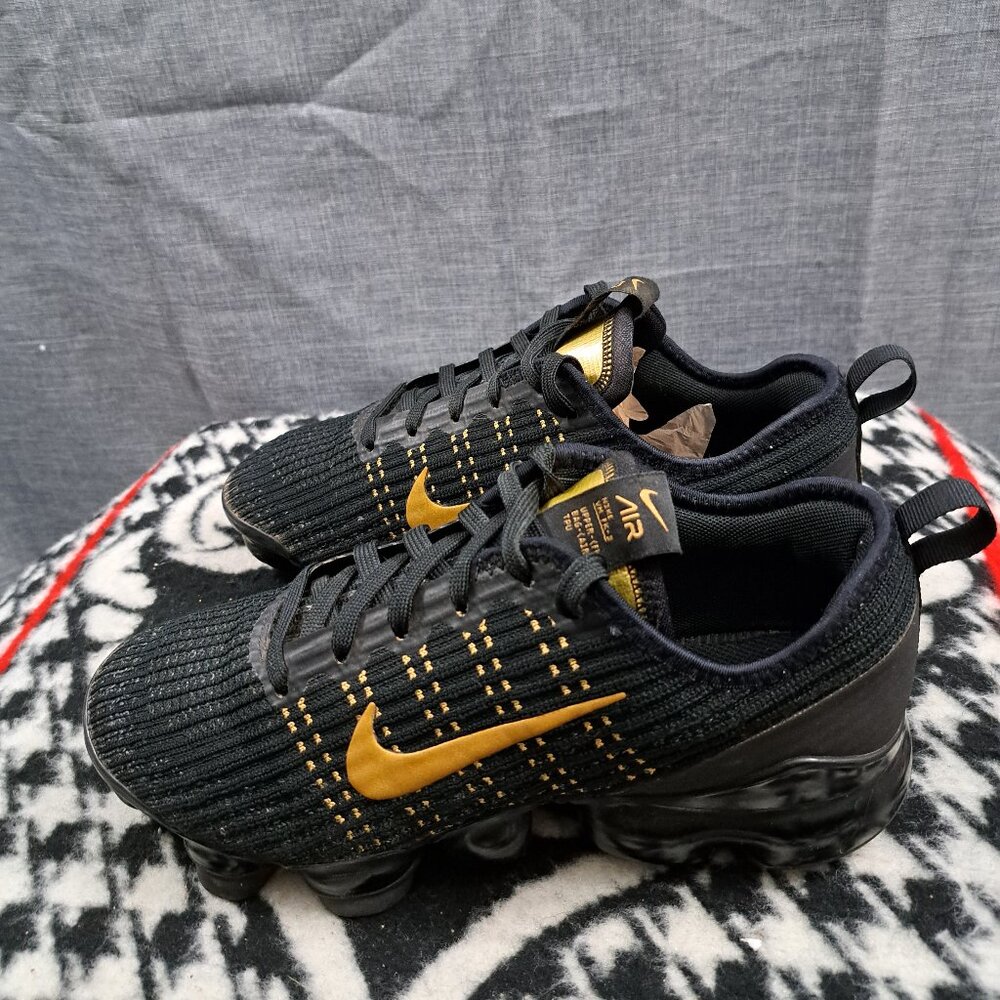 %Nike Air Vapormax Flyknit 3 GS Black/Gold Size 7.5 Women (Youth 6Y)  A 29